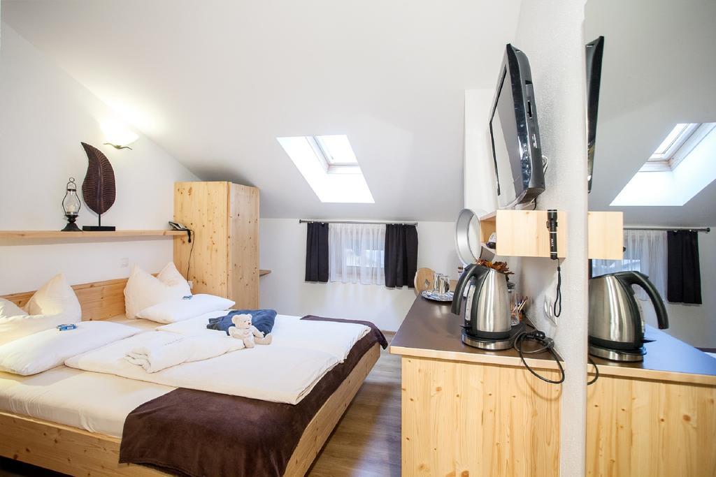 Gaestehaus Waldrand Garni Wiesing Ngoại thất bức ảnh